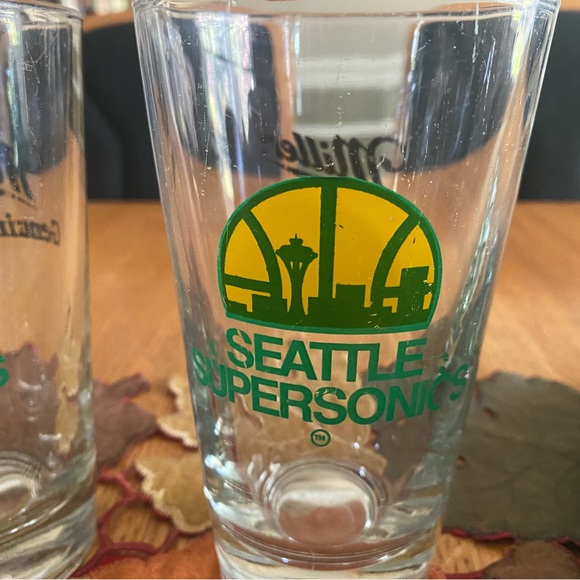 Pair of Seattle SuperSonics pint glasses - Picture 3 of 6